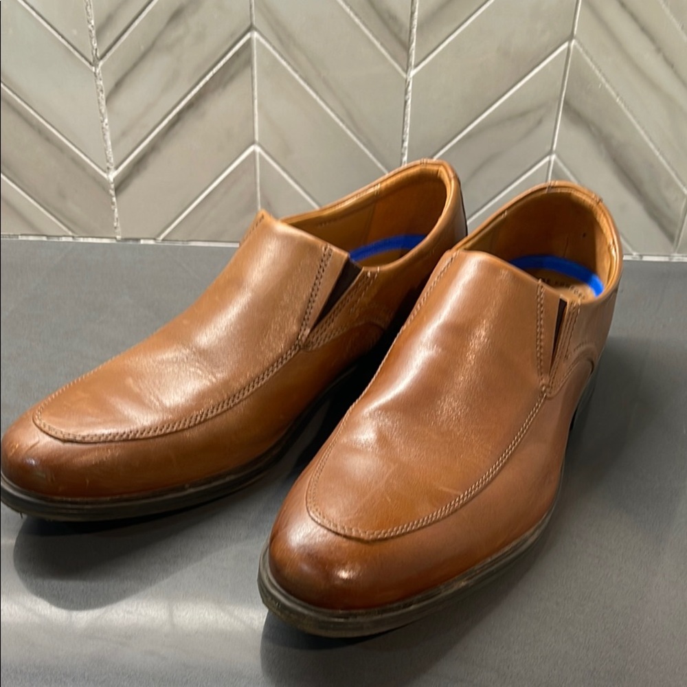 Clark’s Men's Brown Leather Slip-On Shoes-size 9